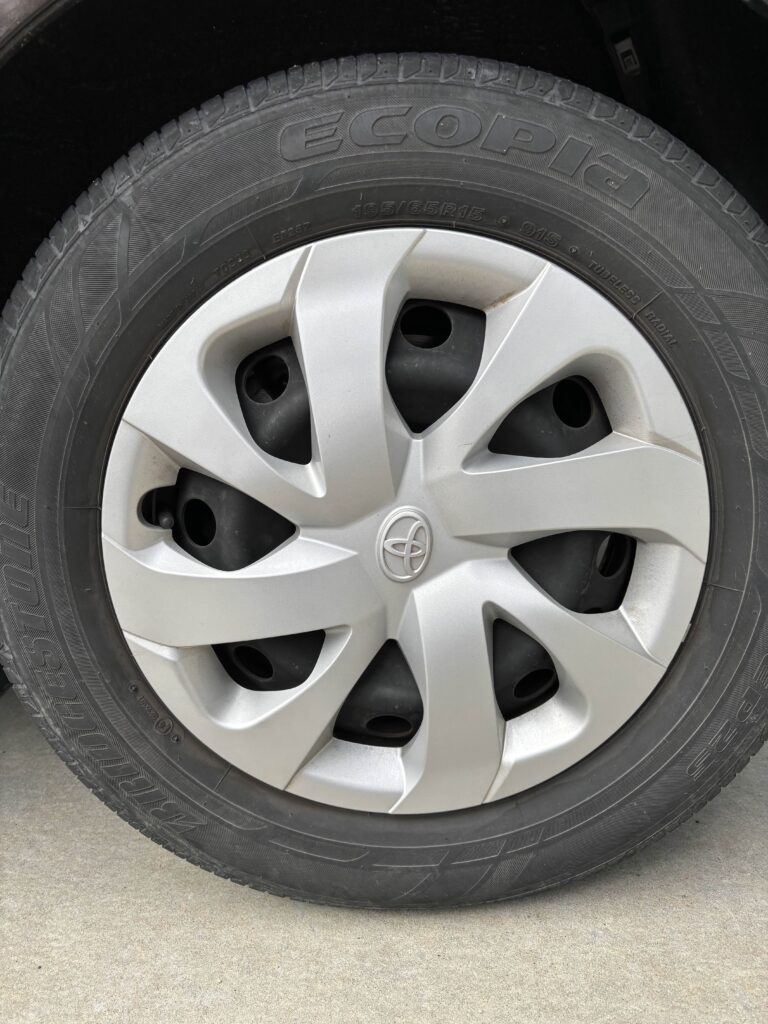 ナットが見えないタイヤの交換方法